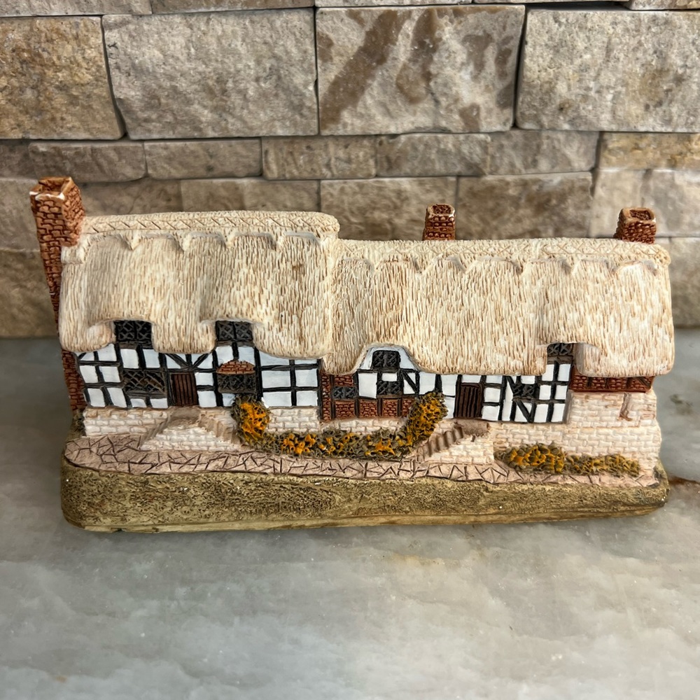 Hawthorne Miniature vintage houses